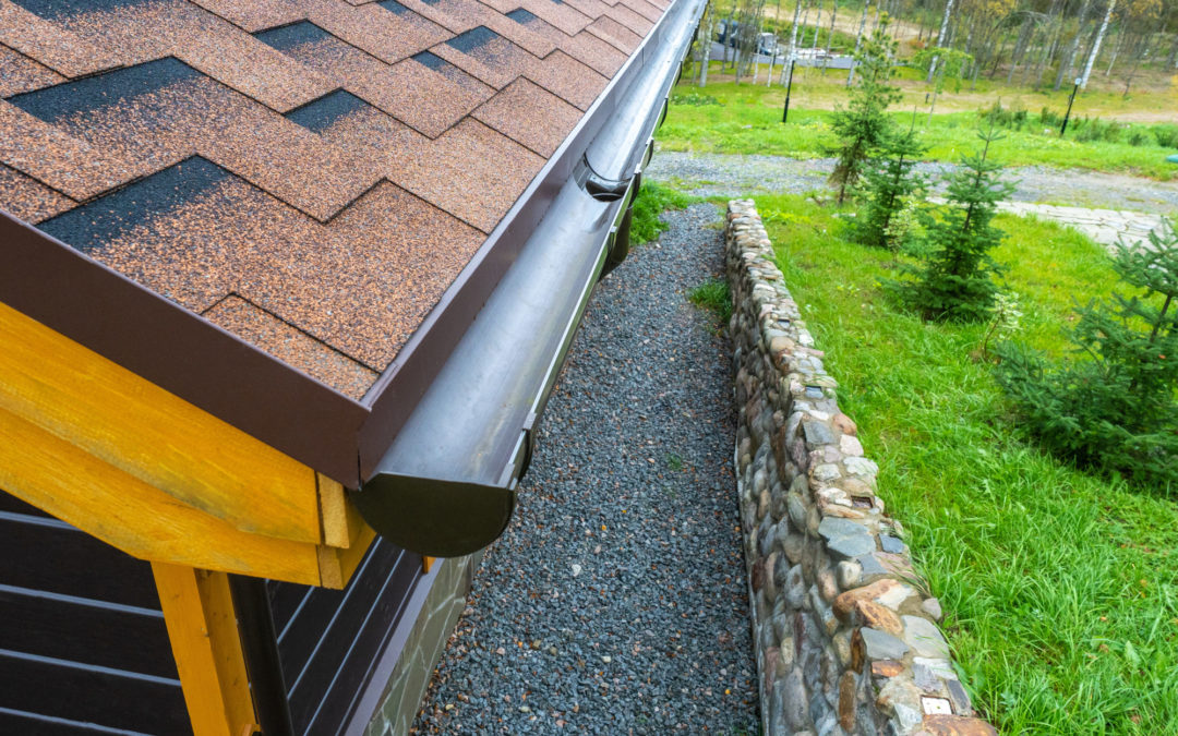 Seamless Gutters vs Sectional Gutters: Which is the Better Gutter?