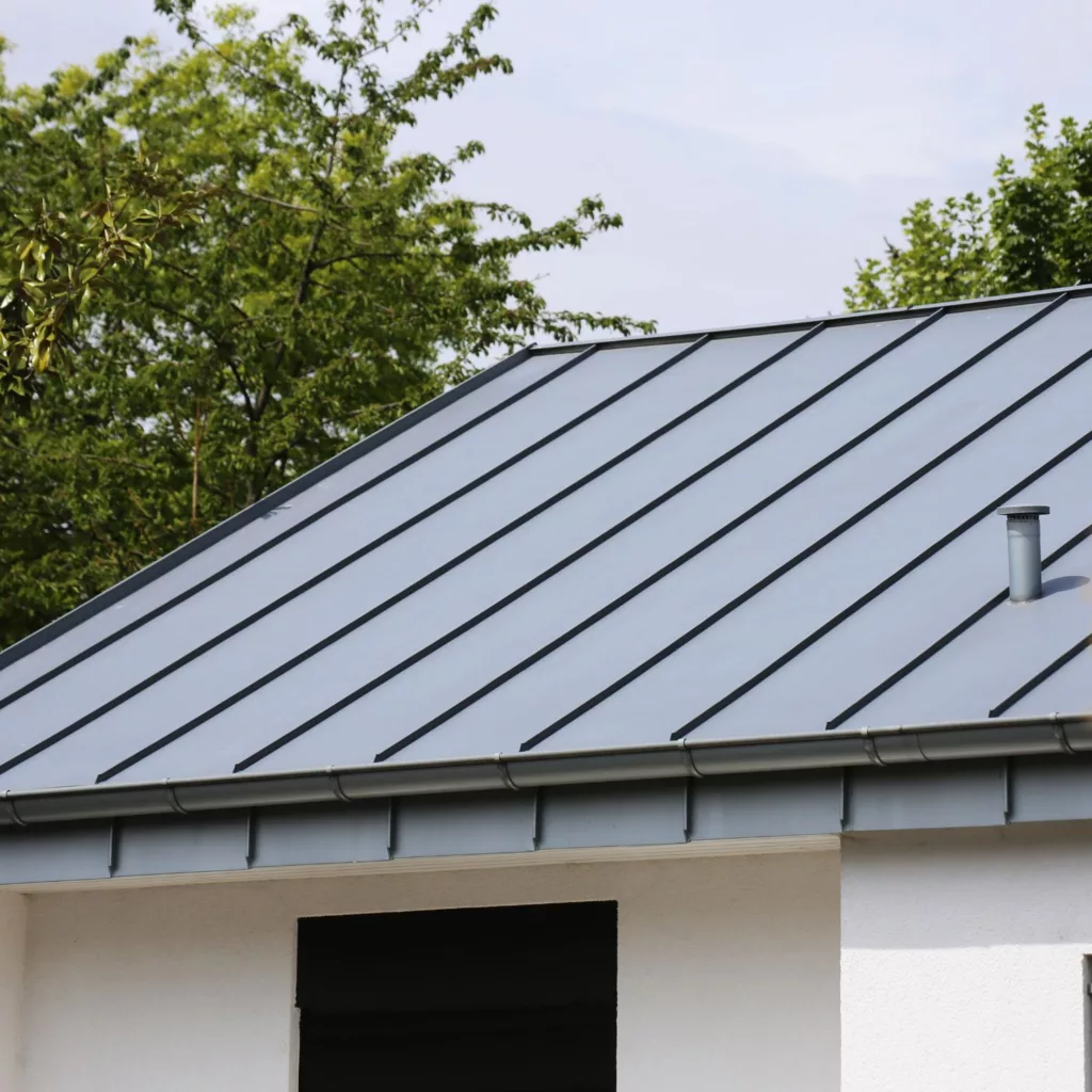 What is flashing on a roof? What Metal Roof Flashings Are Made of?
Flashing materials can vary greatly and be tailored to various cost considerations, architectural designs, and material compatibility. Flashing should integrate with the design elements of a building in addition to providing a waterproof barrier. It should also be adaptable enough to fit into crevices and contours of a structure where flashings are required.
The majority of flashing today is made of metal or rubber. Materials for metal flashings include aluminum, copper, zinc alloy, stainless steel, lead roof flashing, and coated metals such as lead-coated copper, galvanized steel, and anodized aluminum. Acrylic, rubber, rubberized asphalt, and butyl rubber are all flexible flashing materials. In addition, flashing is available as roll roofing or a membrane in one piece, making installation around roof projections easier.
Flashing is typically available in two types in Australia: exposed and concealed. Exposed flashing is generally made of sheet metal. In contrast, concealed flashing is made of metal or flexible material and is used around wall penetrations such as door openings and windows. Colorbond® roof flashing, which is pre-painted steel or unpainted Zincalume® aluminum/zinc alloy-coated steel, is the most common type of exposed flashing. Lead substitutes such as Wakaflex, rubber, or rubberized asphalt are commonly used for concealed flashing.